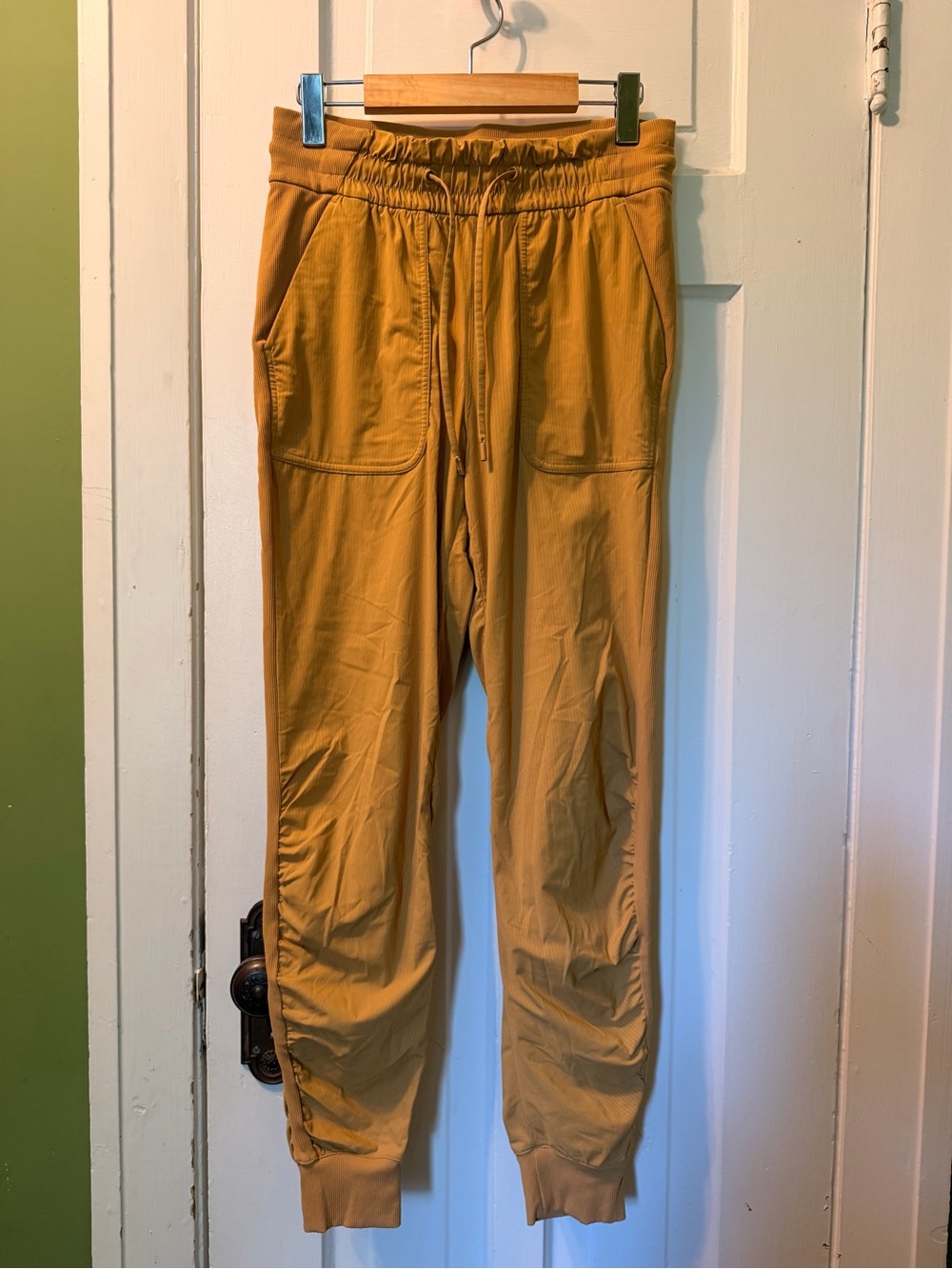 Lululemon Dance Studio Mid rise Bold Beige Drawstring Jogger Pant size 6